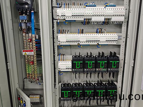 配電(dian)箱(xiang)生産廠傢